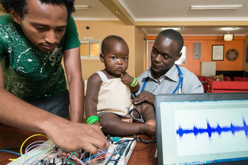 Biomedical Smart Jacket “MamaOpe”